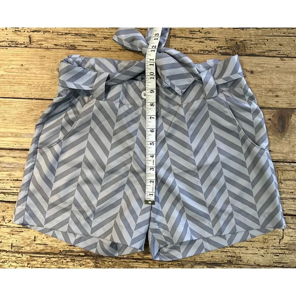 Nike Golf Women’s Gray Striped Tie Waist Golf Shorts Size 4